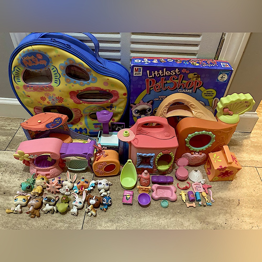 Lps BIG lot: pets/playsets/accessories/carrier/game